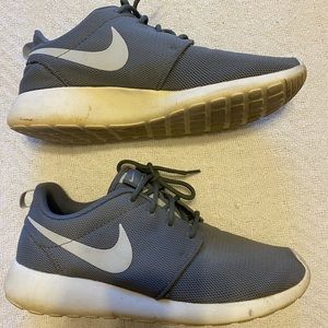 Womens Nike 8.5 shoes